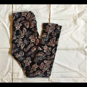 LuLaRoe OS Leggings Owl/bird pattern.